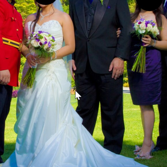 La Sposa Wedding Dress - Picture 3 of 10